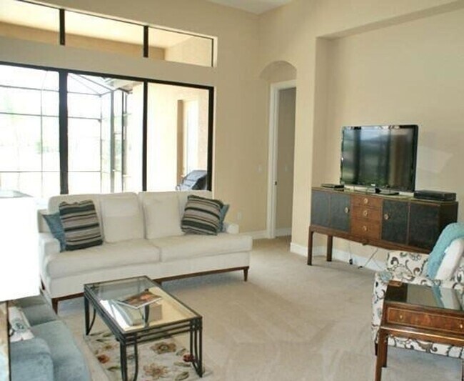 Foto del edificio - ** AVAILABLE AGAIN FOR DEC- FEBRUARY 2027 **  3 PLUS A DEN AND ELECTRIC HEATED POOL HOME **