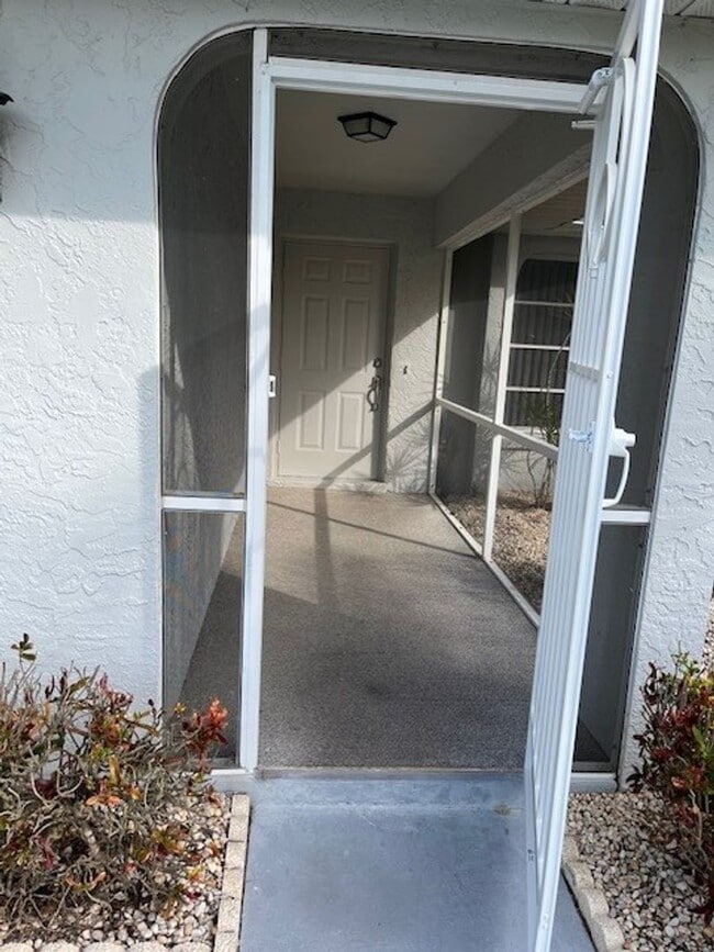 Building Photo - Beautiful 3br/2ba Cape Coral Home!
