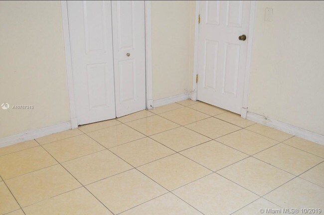 Building Photo - 2400 SW 62nd Ave  2400 Miami FL 33155