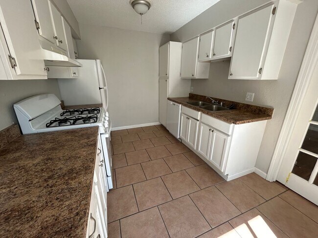 Building Photo - Comfy Bossier 2 Bed