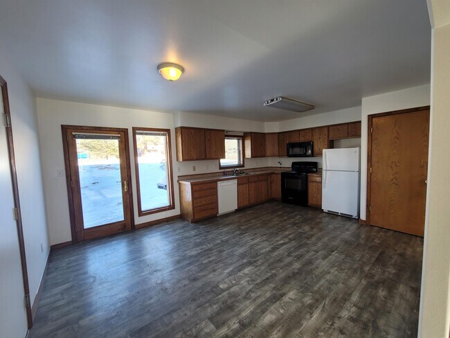 Building Photo - 529 E Golf Pl