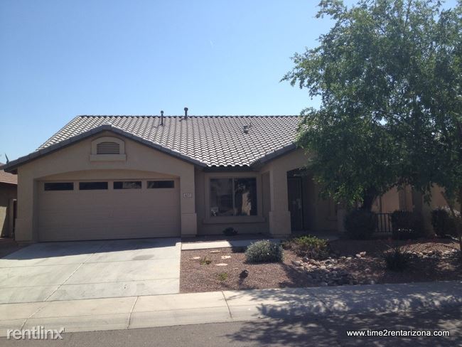 Foto principal - 8217 S 45th Ln