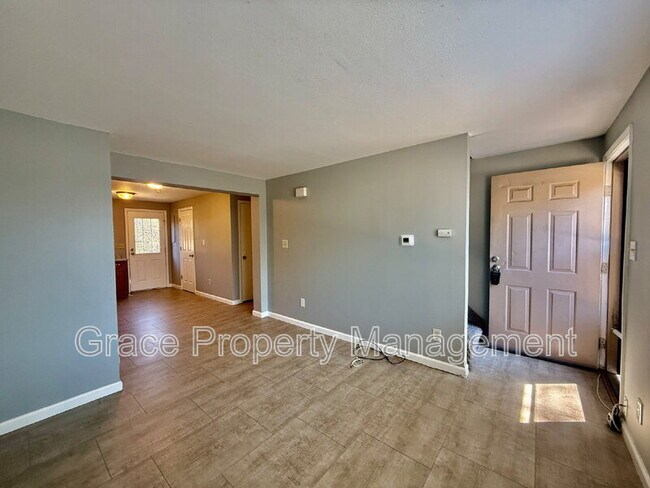 Foto del edificio - 7899 York St