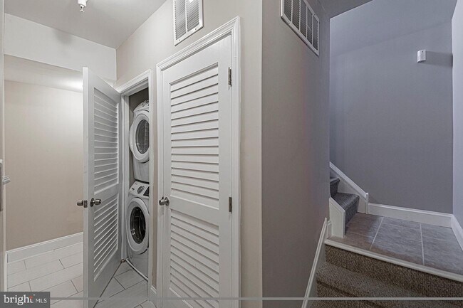 Foto del edificio - 4111 Ludlow St