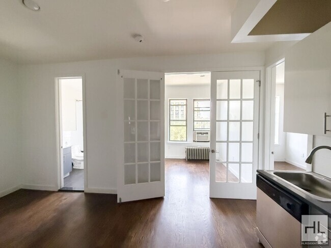 Building Photo - EASTERN PARKWAY / Renovated 2-Bedroom in P...