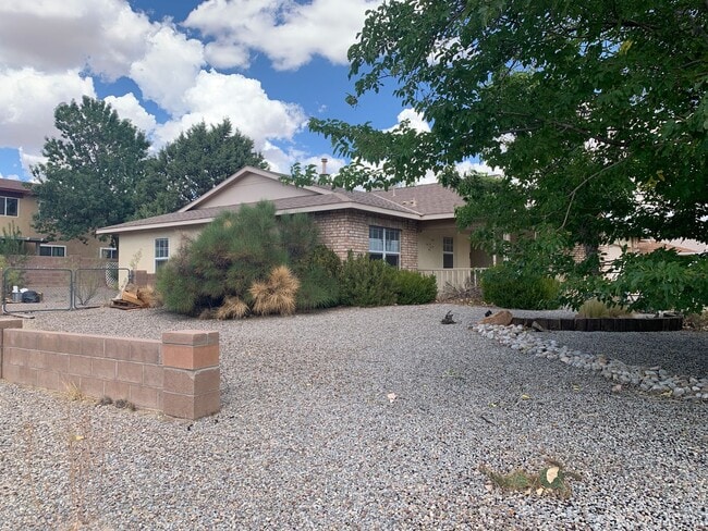 Building Photo - 1801 Regency Park Rd SE