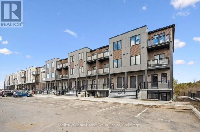 Building Photo - 940 St David St N