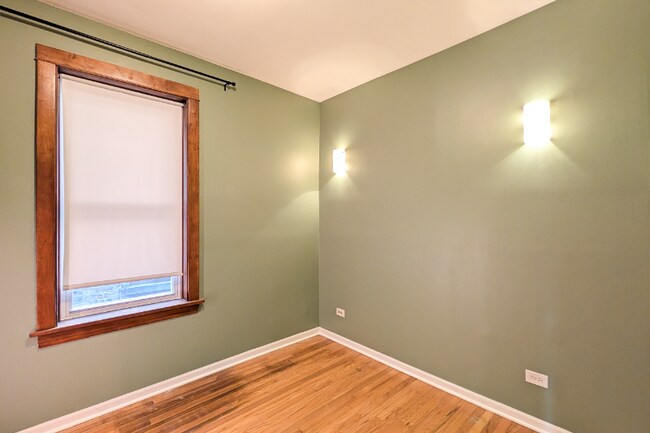 Foto del edificio - 5118 W Hutchinson St