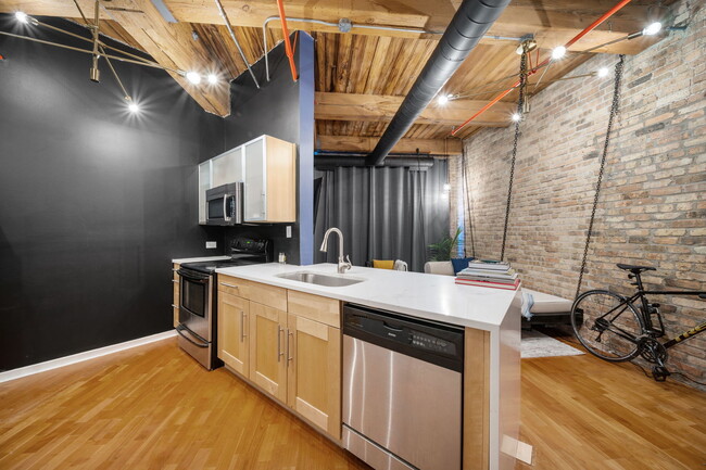 Foto del edificio - 225 W Huron St