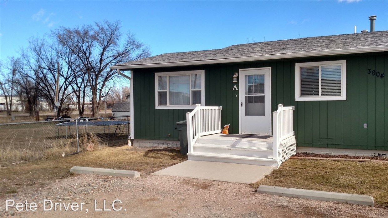 Foto principal - 3804 Tepee St