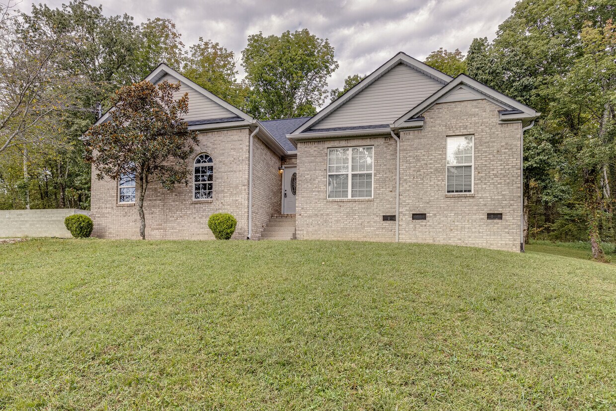 Primary Photo - 1283 Cliff Amos Rd