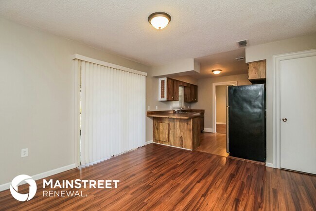 Building Photo - 3125 Orleans Way S