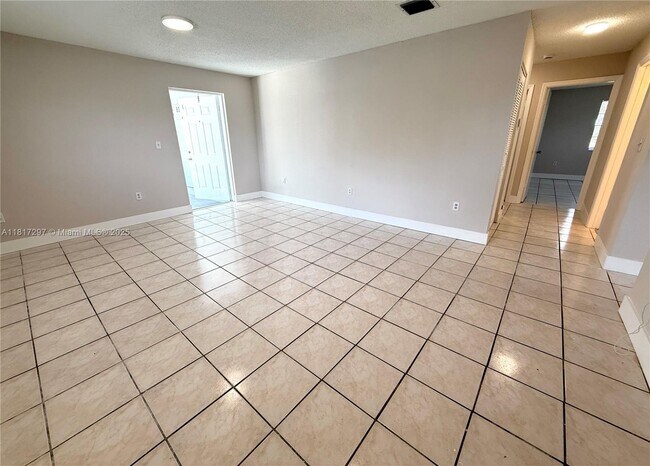 Foto del edificio - 800 SW 10th Ave