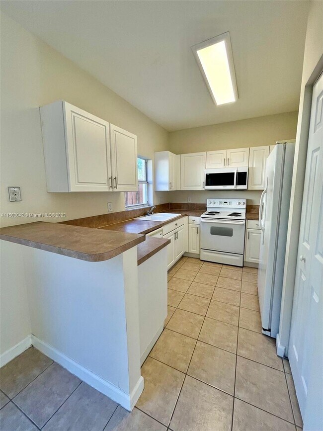 Foto del edificio - 4123 NE 24th Dr