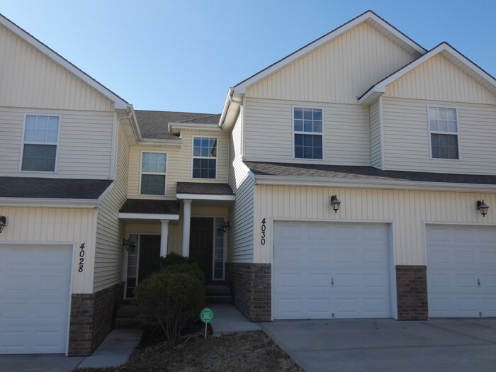 Primary Photo - Townhome in Northland-4030 N Hardesty Ave