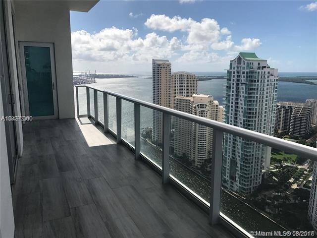 Building Photo - 300 S Biscayne Blvd