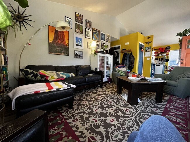 Foto del edificio - Charming 3BR/2BA Townhome in Denver