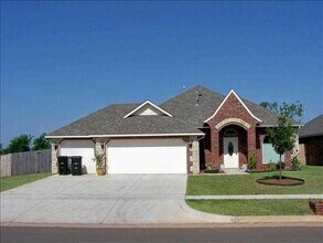 Building Photo - 1801 Mead Ln