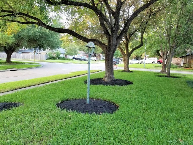 Building Photo - 10403 Horseshoe Bend Dr