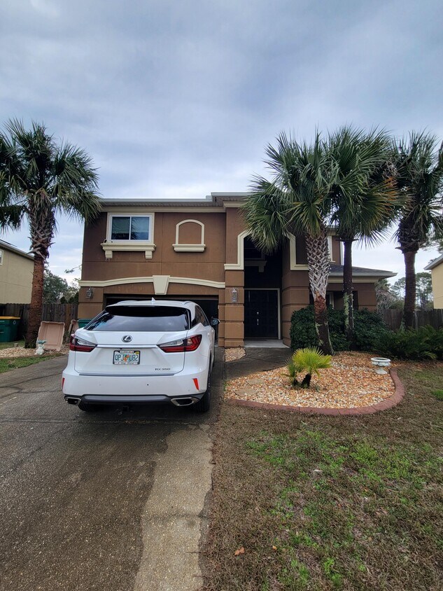 Primary Photo - 880 Solimar Way