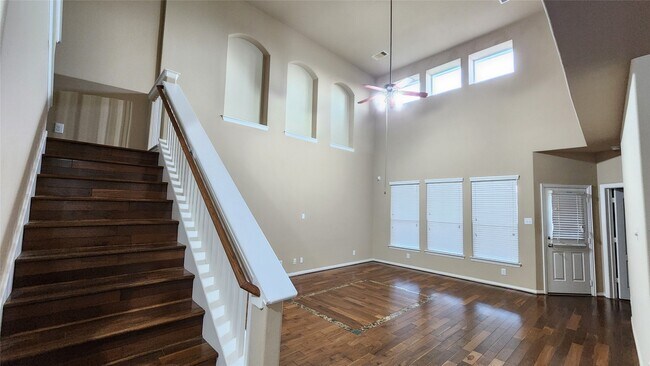 Building Photo - 26939 Glacier Creek Dr
