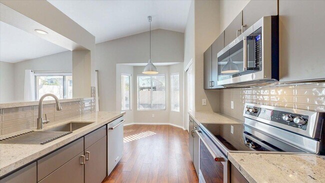 Foto del edificio - 12831 S 45th St