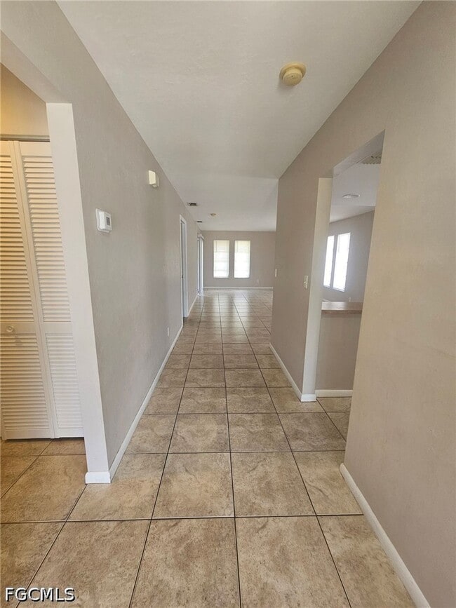 Building Photo - 1101 SW 48th Terrace