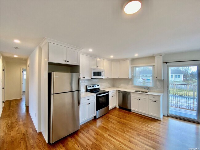 Building Photo - 1550 Mccann Ln