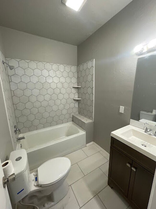 Foto del edificio - Awesome 3 bed 3 bath for rent!!!