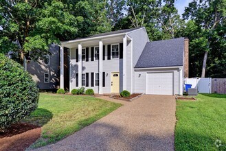Building Photo - 905 Jouett Dr
