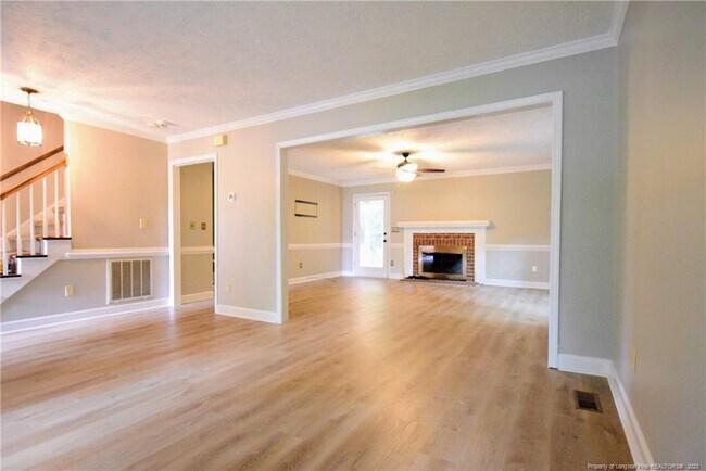 Building Photo - 213 Lofton Dr
