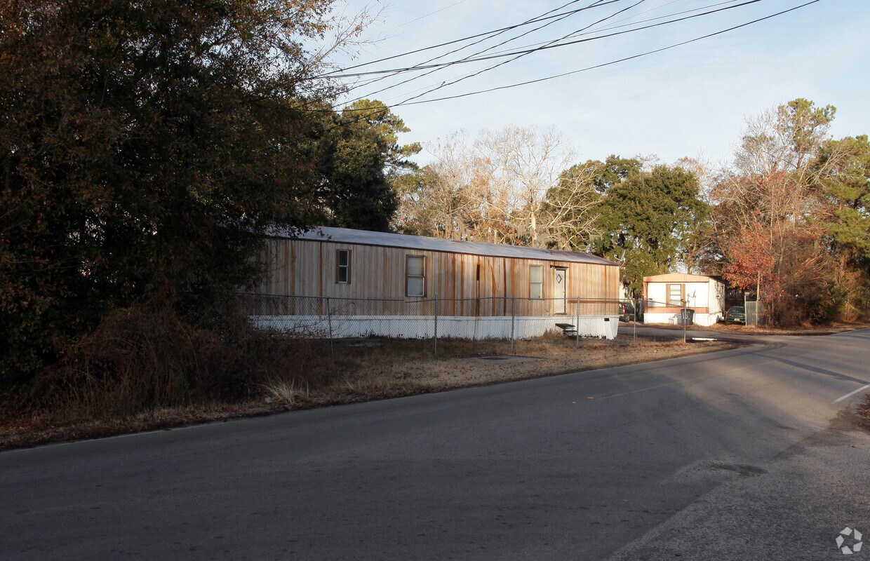 Building Photo - 5085 Piedmont Ave