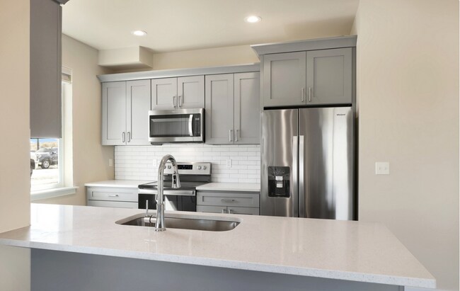 Building Photo - 2213 DeJong Dr