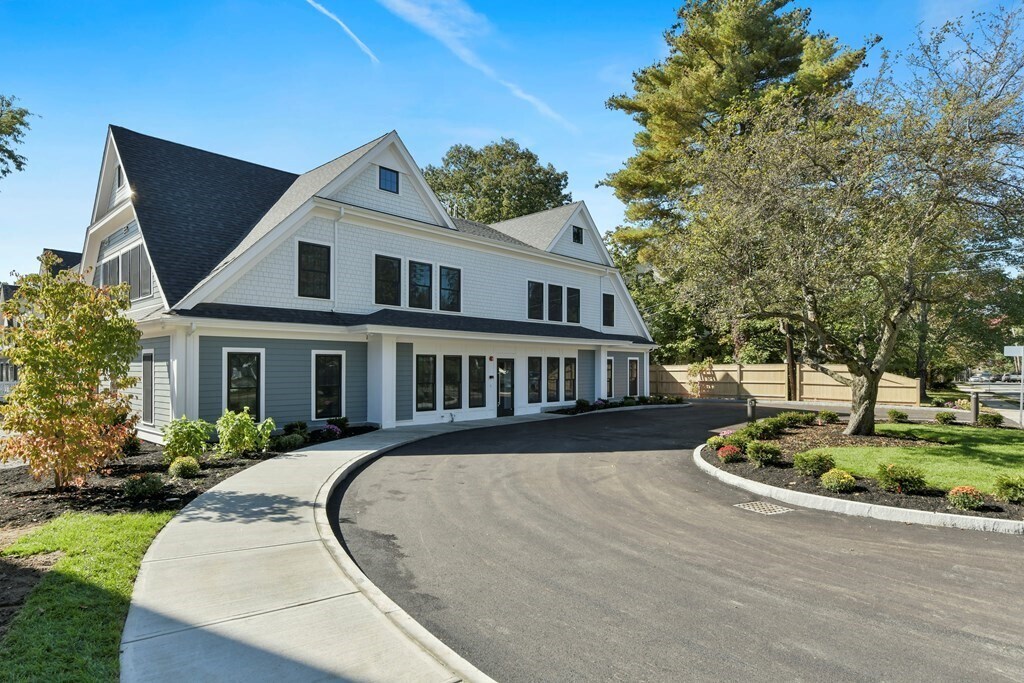 1180 Great Plain Ave Unit 101, Needham, MA 02492 Room for Rent in