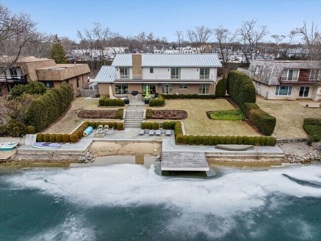 Foto del edificio - 2076 Valley Lo Ln