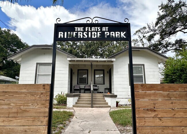 Building Photo - Flats at Riverside Park