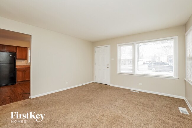 Foto del edificio - 576 Shelly Ln