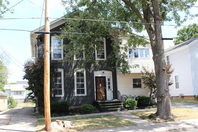 Building Photo - 164 Allen St