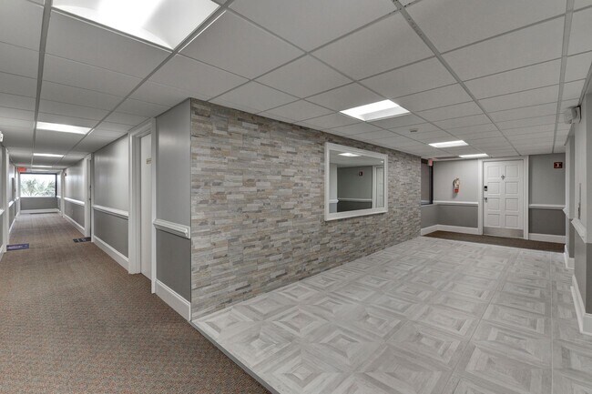 Building Photo - wh103