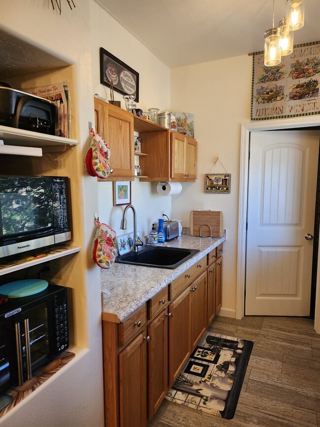 Building Photo - 4267 N Cypress Cir