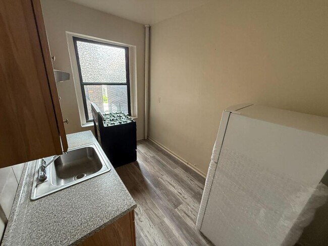 Foto del edificio - 36 Bruce Ave