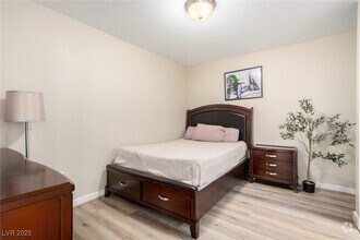 Building Photo - 4575 Dean Martin Dr