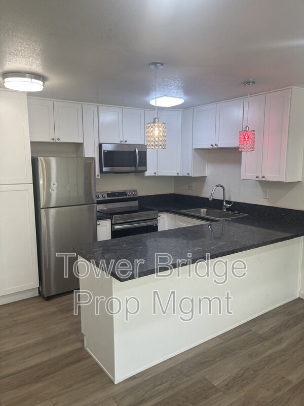 Building Photo - 10612 Fair Oaks Blvd