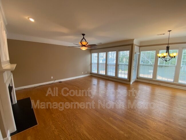 Photo - 2024 Belridge Ct House