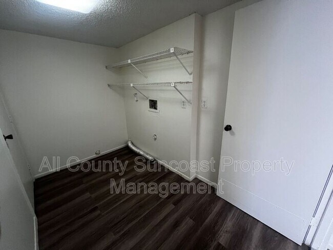 Foto del edificio - 529 E Curlew Pl