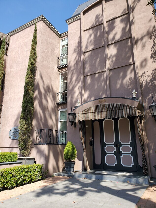 Primary Photo - 4200 Laurel Canyon Blvd