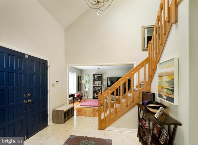 Foto del edificio - 880 Roscommon Rd