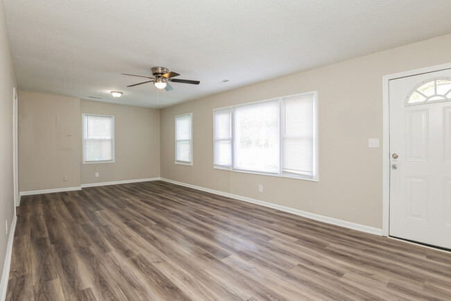 Foto del edificio - Lovely 3 Bedroom in North Charleston