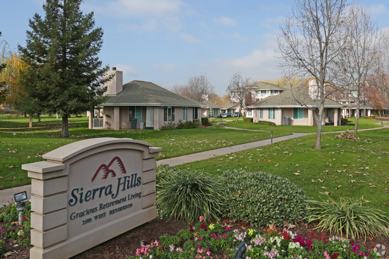 Sierra Hills Apartments in Porterville, CA