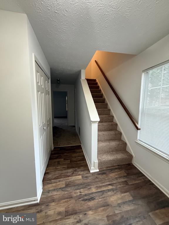 Foto del edificio - 402 Shaw Ct